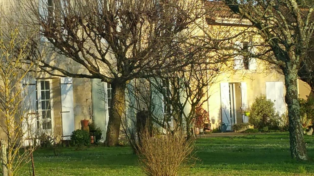 Gite Entre Bordeaux Et Saint-Emilion Génissac Exteriér fotografie